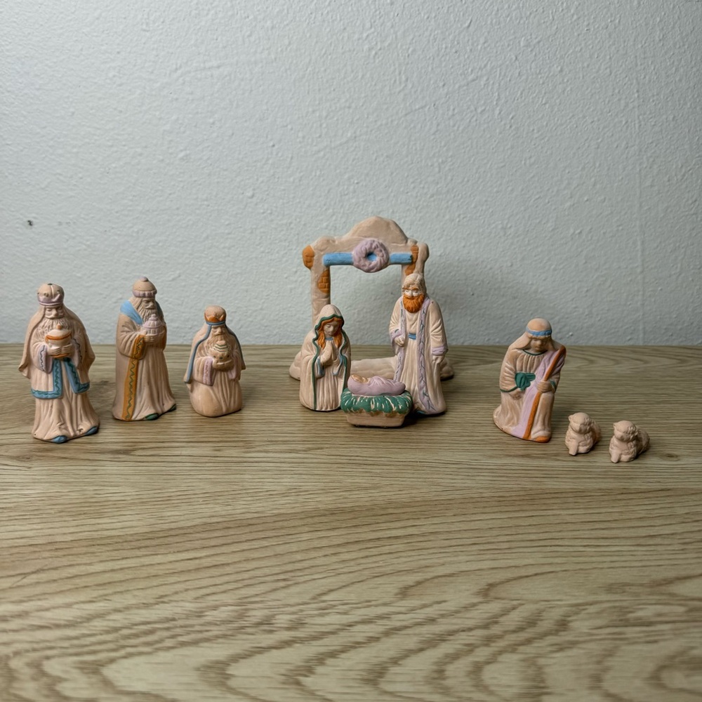Holiday Time Southwest Themed Nativity Set Hand Painted Terracotta 10 Piece Set - Picture 3 of 13